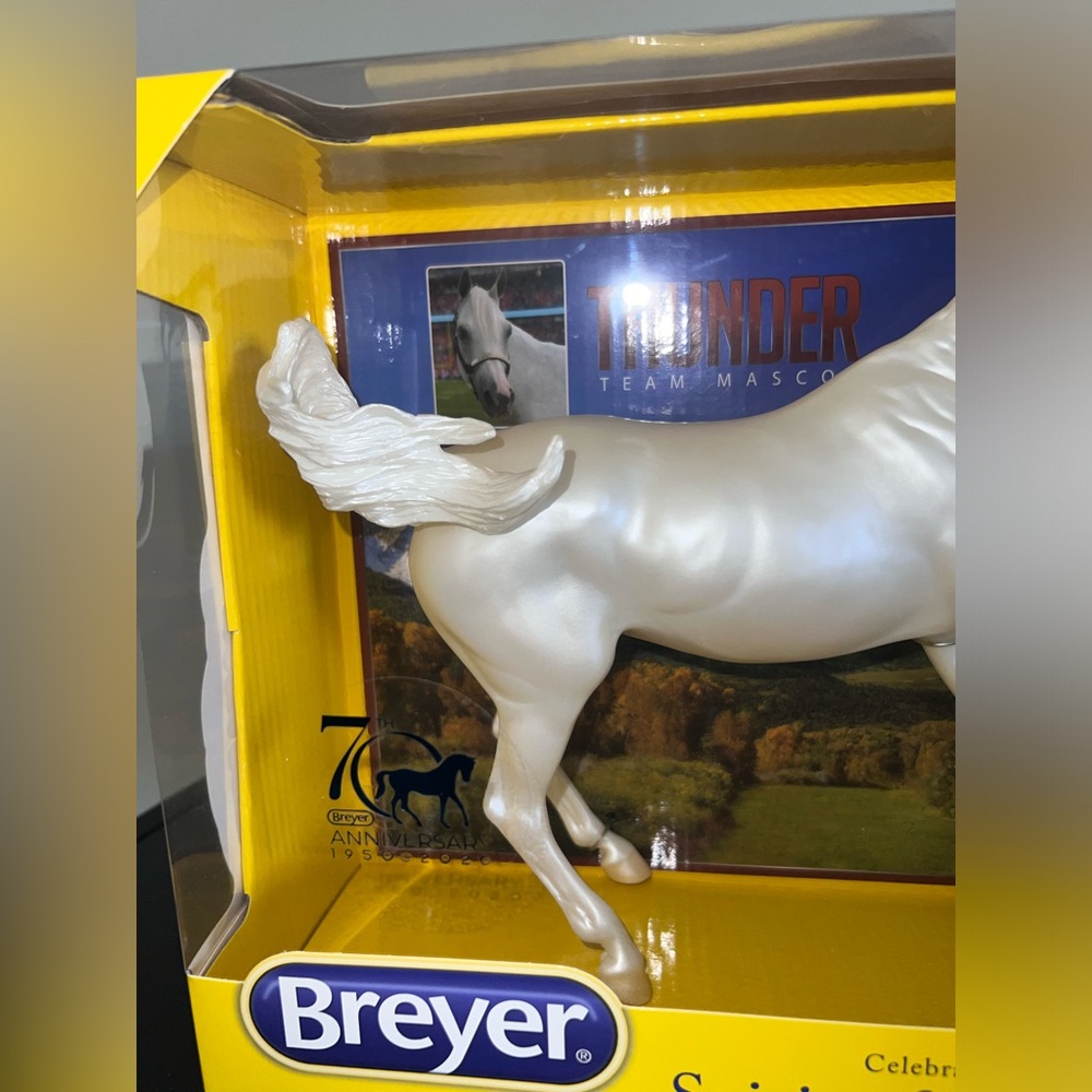 Breyer Thunder #1811 Denver Broncos Team Mascot New in Box - Picture 5 of 13